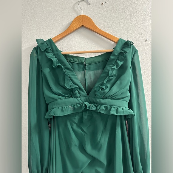 NWT LOVELY BISHOP SLEEVE RUFFLED CHIFFON CUTOUT MINI DRESS - HUNTER GREEN - Picture 4 of 12